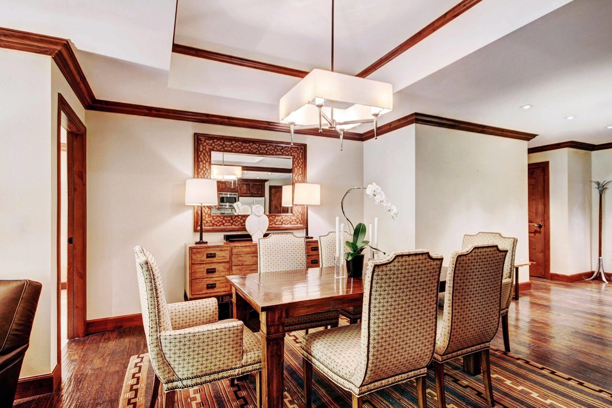 Legendary Lodging At The Ritz Vail Eksteriør billede