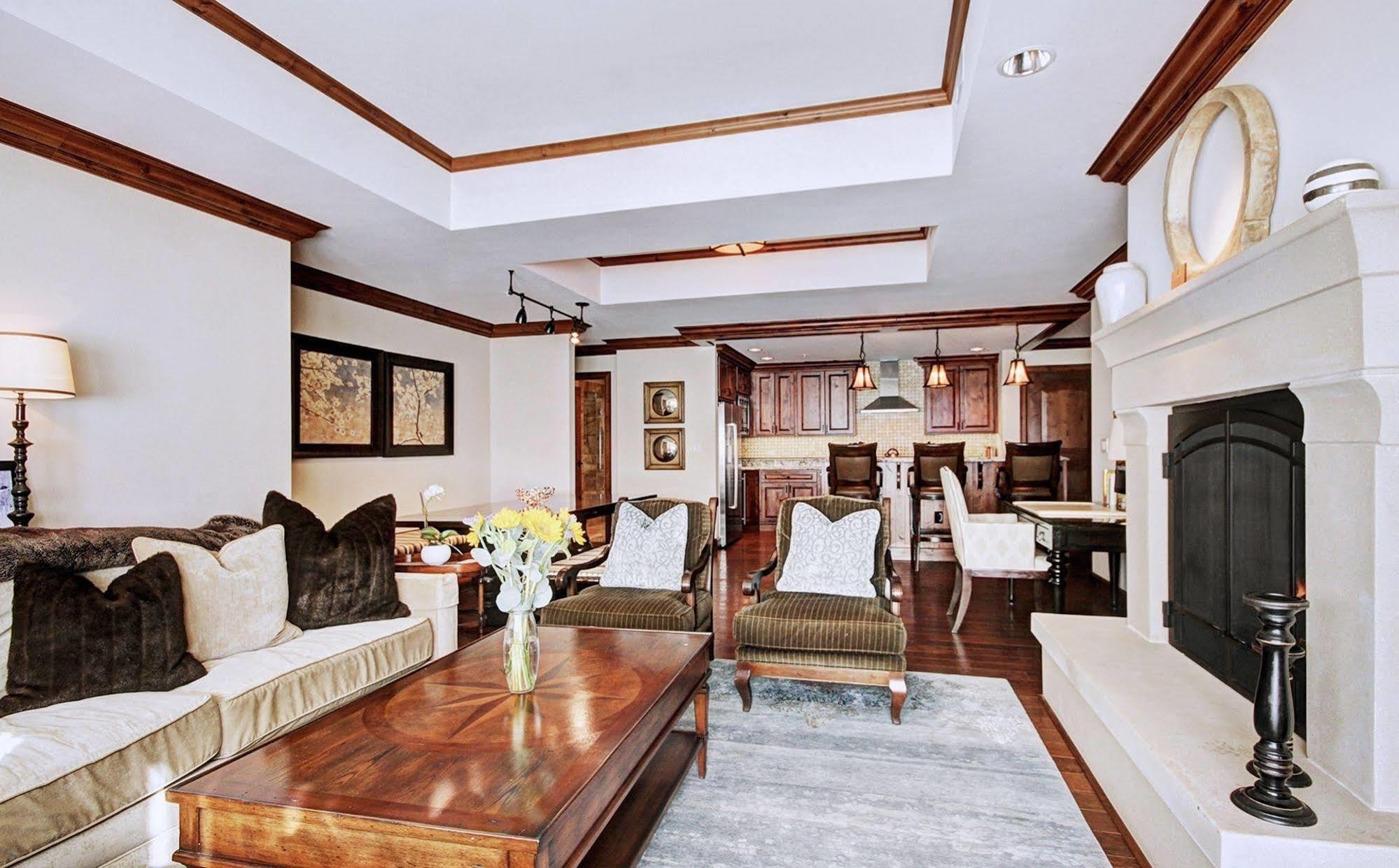 Legendary Lodging At The Ritz Vail Eksteriør billede